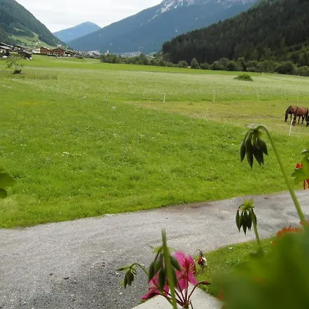 Gasthaus Luenerhof Neustift im Stubaital Exterior foto